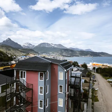 Robinson Alojamientos - Edificio Erico Orlando Ushuaia Exterior photo