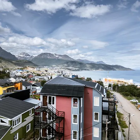 Robinson Alojamientos - Edificio Erico Orlando Ushuaia Exterior photo